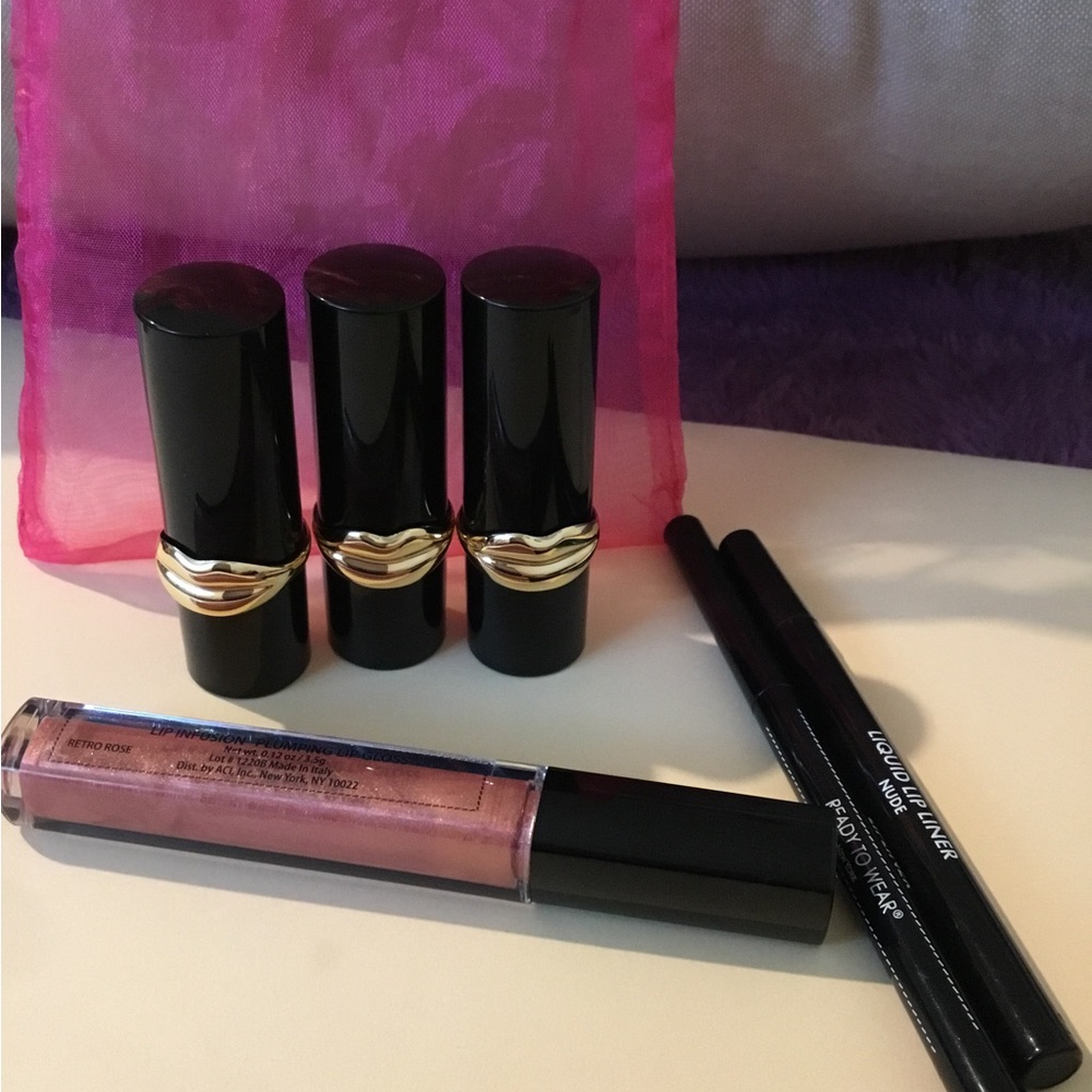 Ready To Wear 6 Piece Lip Set! New